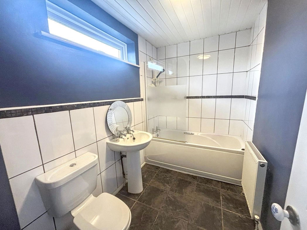 Property image 6 of 7