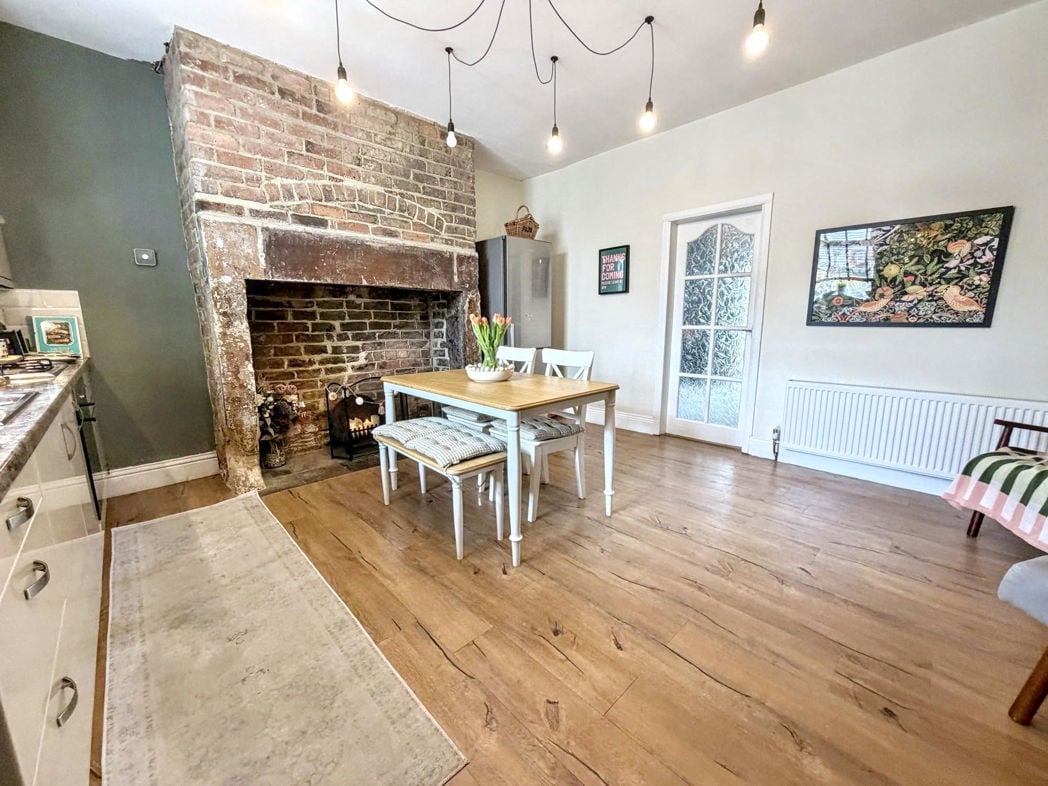 Property image 8 of 28