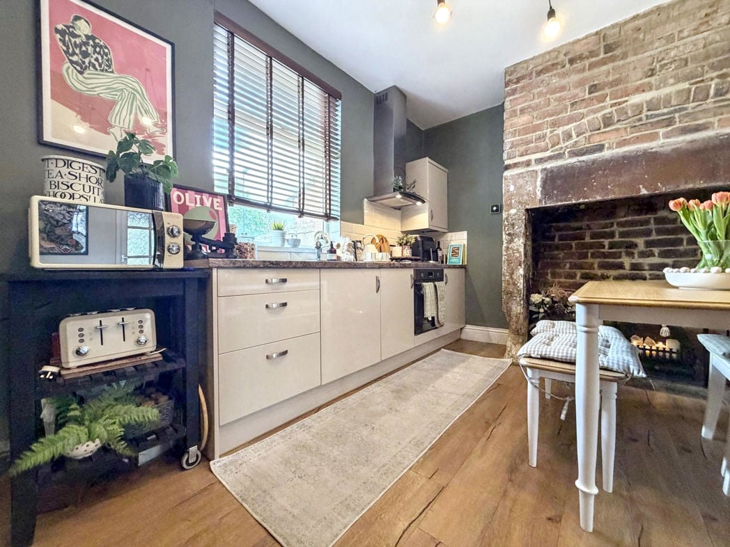 Property image 11 of 28
