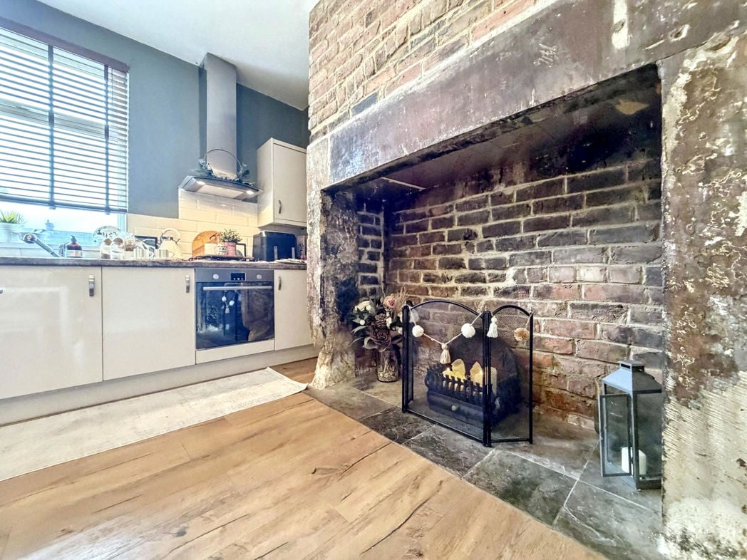 Property image 12 of 28