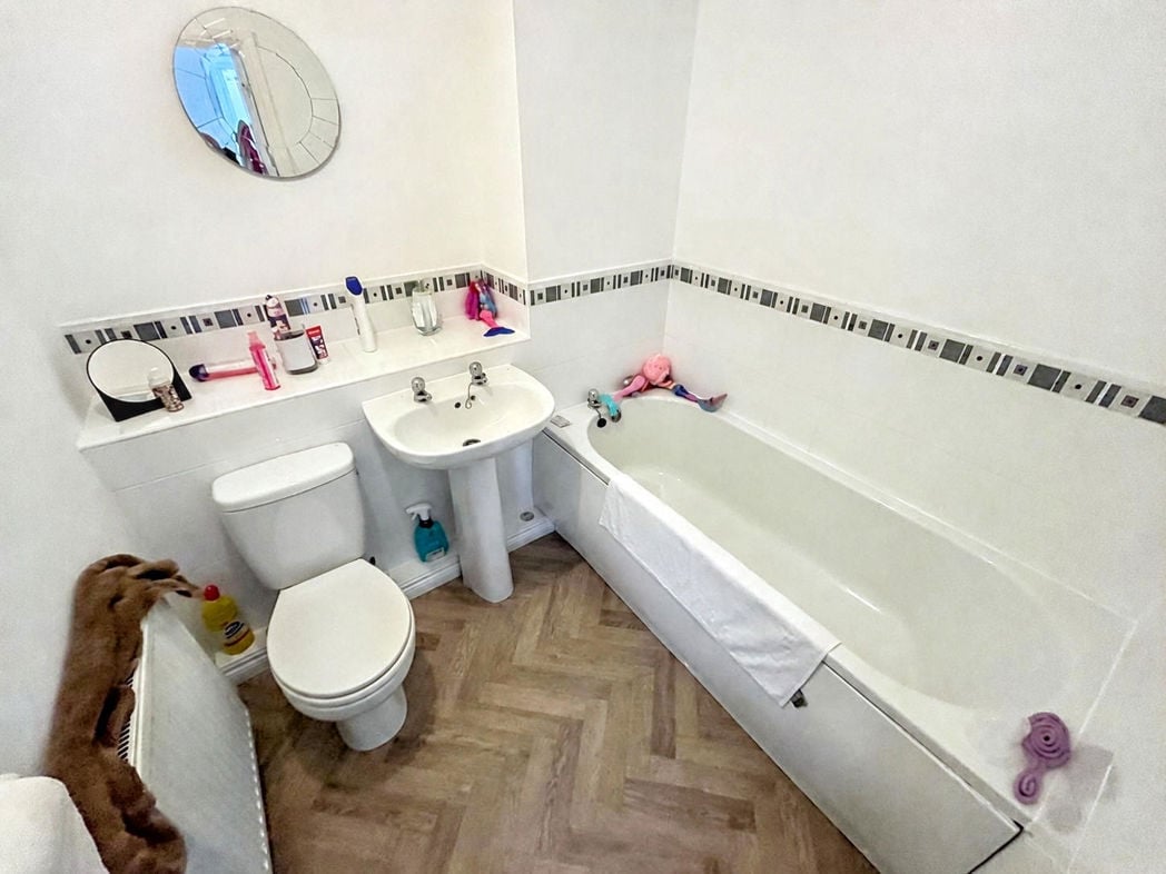Property image 7 of 8