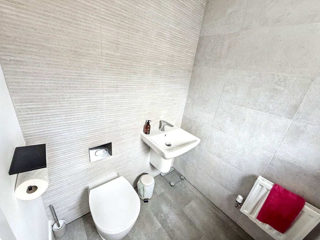 Property image 6 of 11
