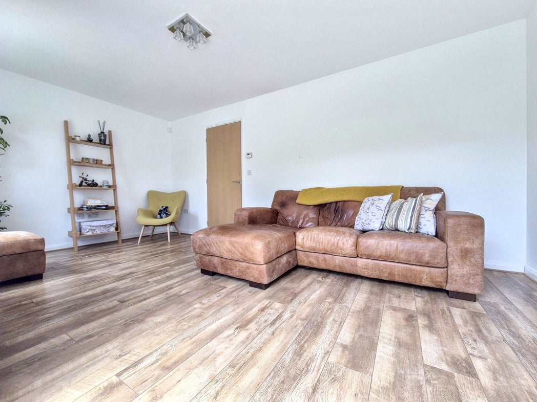 Property image 10 of 20