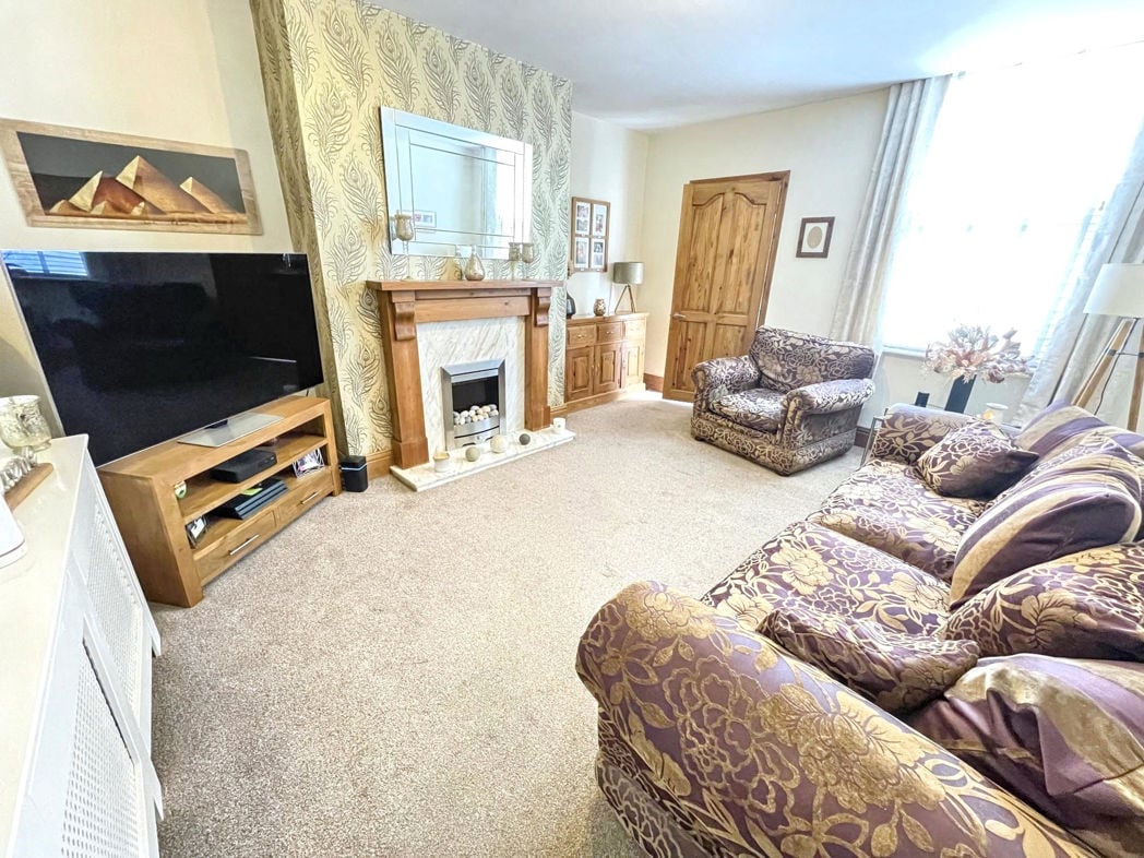 Property image 5 of 11