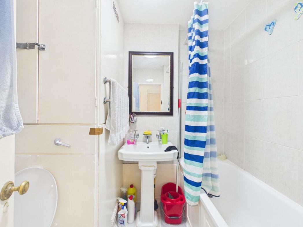 Property image 4 of 6
