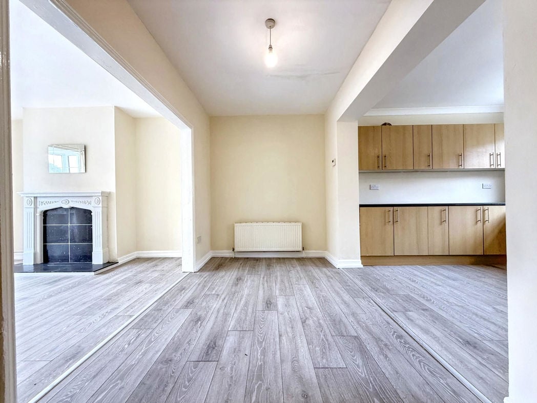 Property image 5 of 13