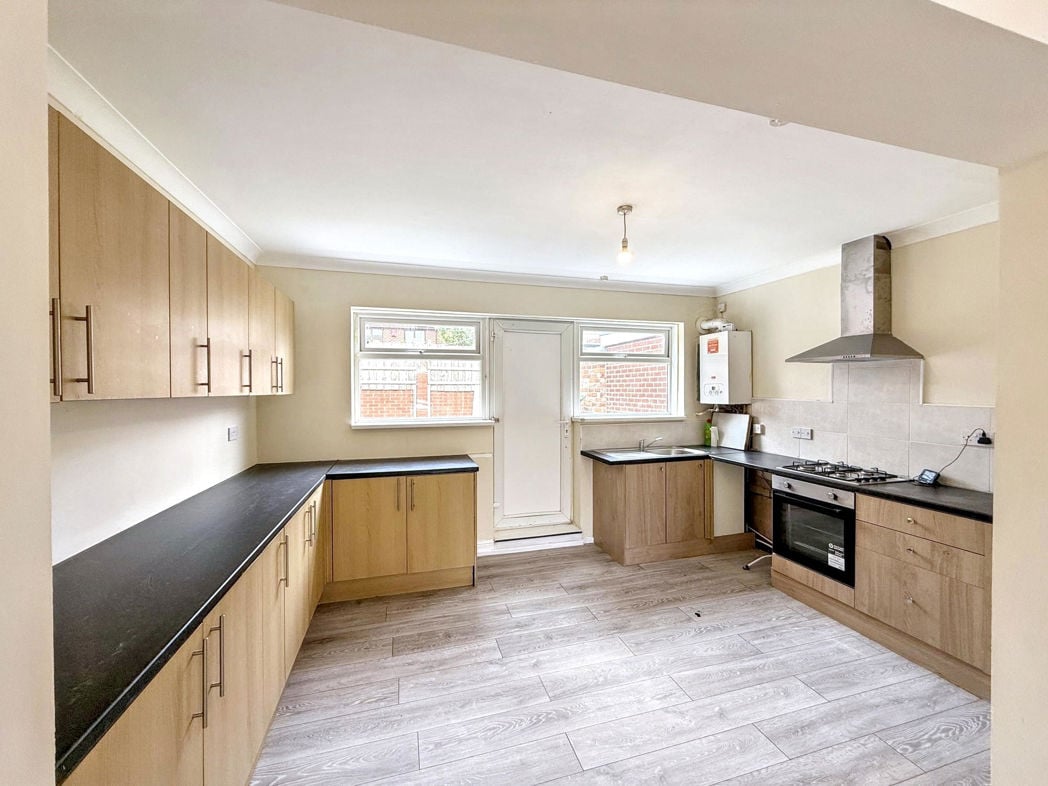 Property image 6 of 13