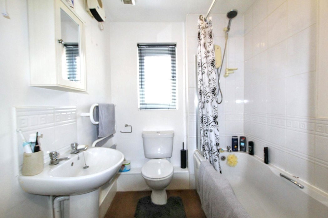Property image 10 of 17
