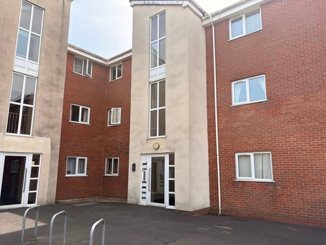 Property image 1 of 17