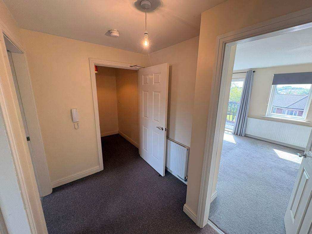 Property image 5 of 17