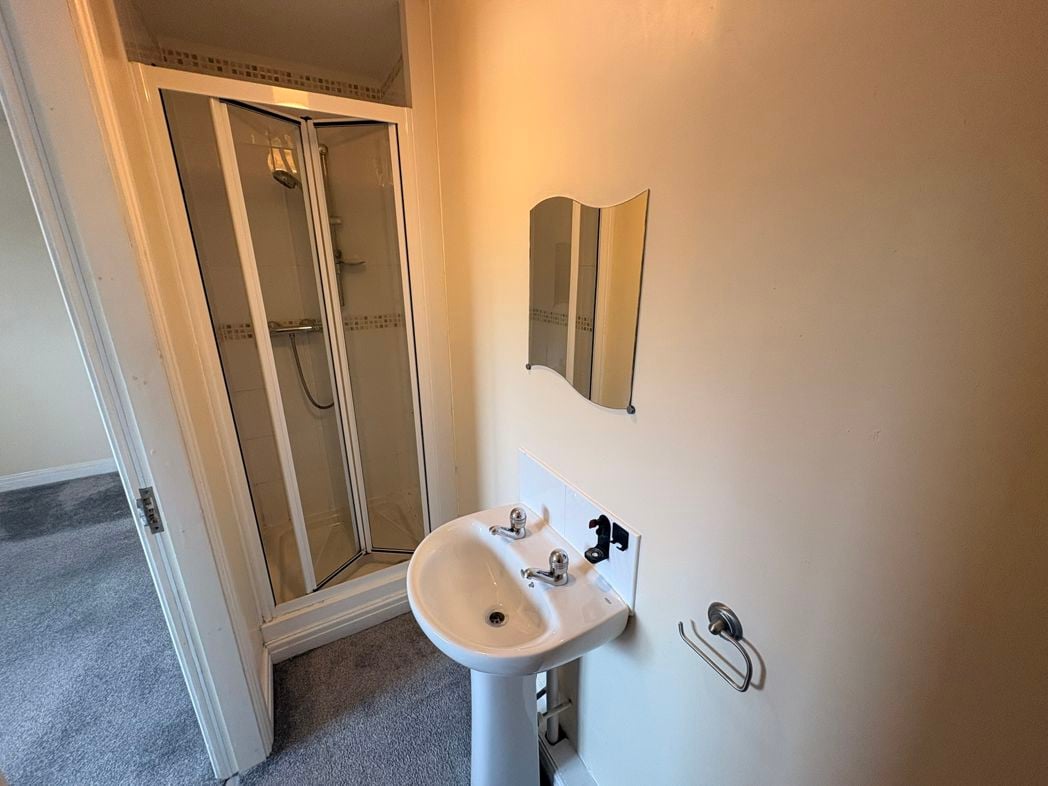 Property image 15 of 17