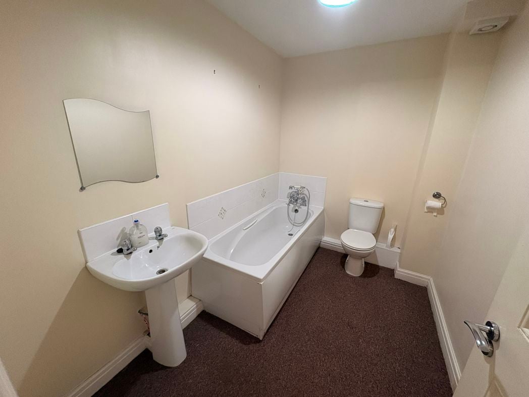 Property image 14 of 17