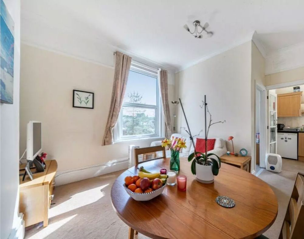 Property image 2 of 11
