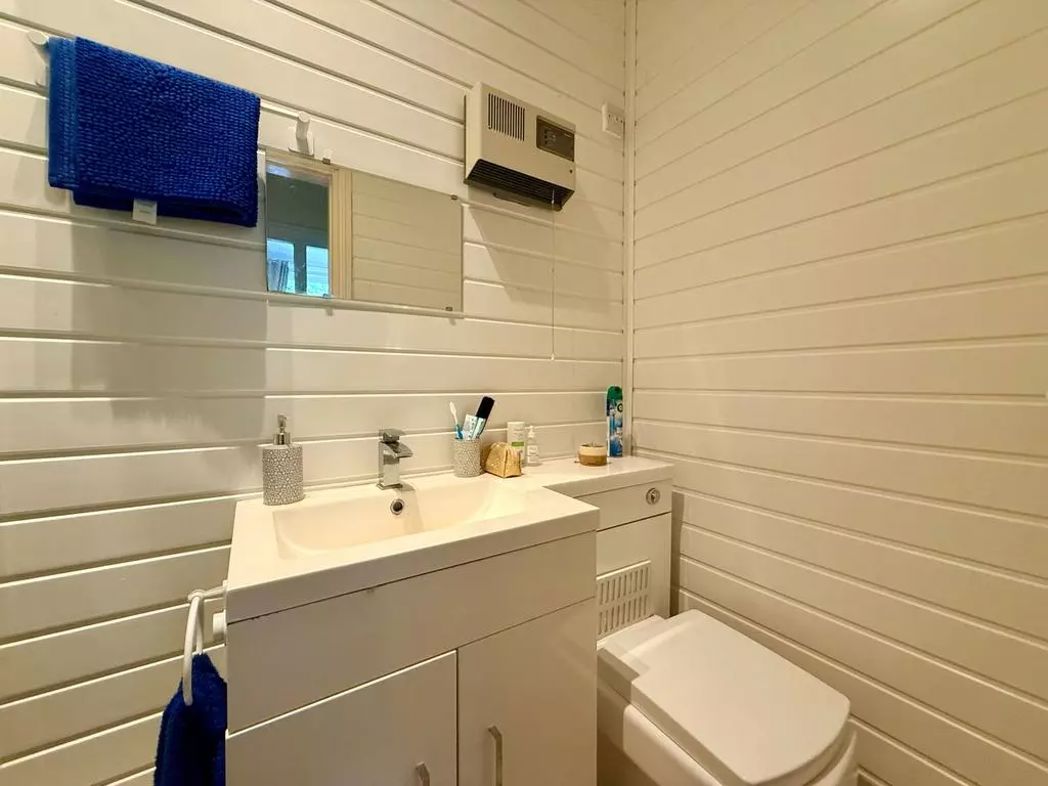 Property image 6 of 11