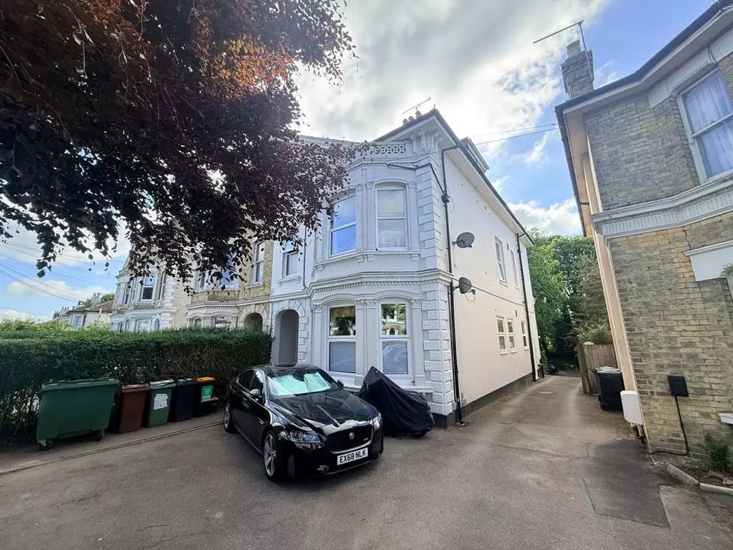 Property image 1 of 11