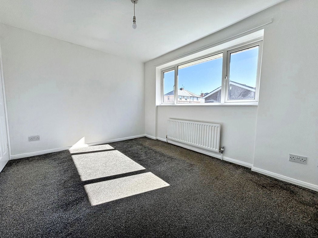 Property image 8 of 13
