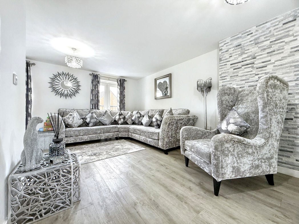 Property image 11 of 29