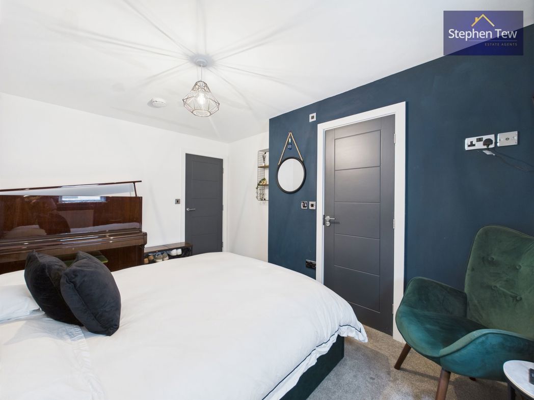 Property image 11 of 40