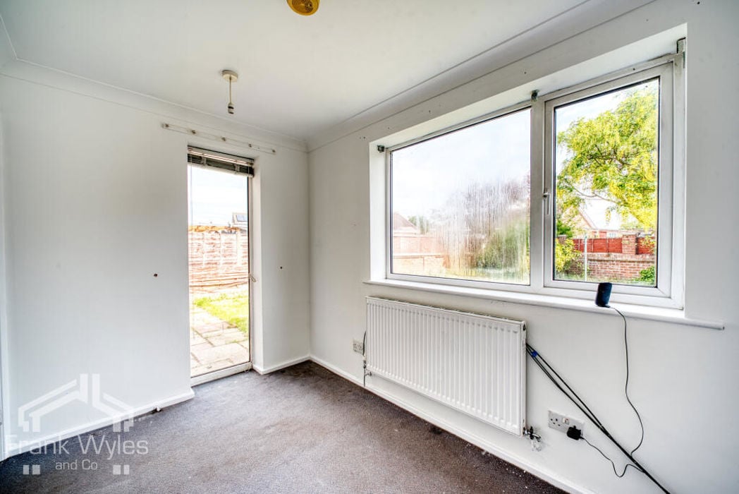 Property image 9 of 12