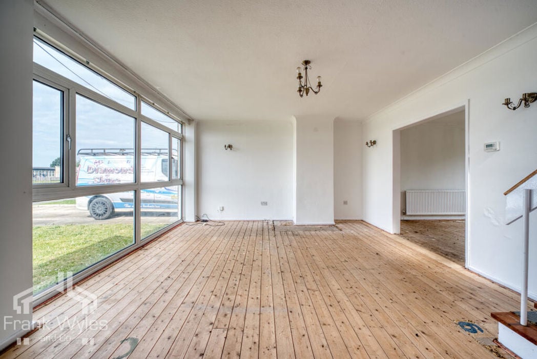 Property image 3 of 12