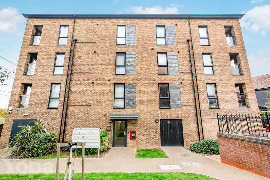 Property image 2 of 16
