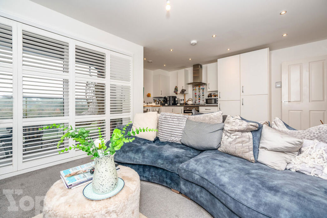 Property image 3 of 16