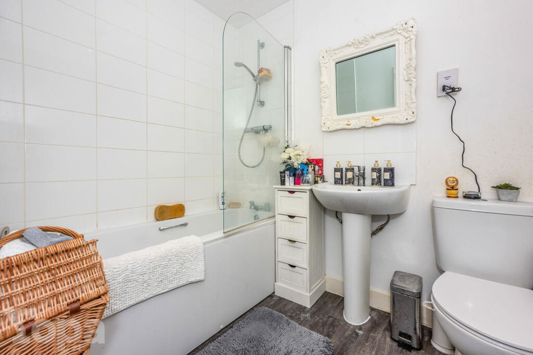 Property image 11 of 16