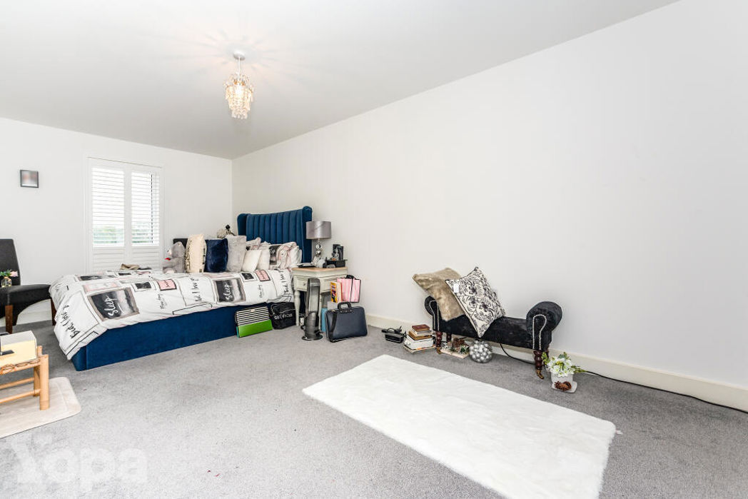 Property image 13 of 16