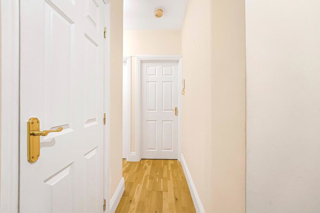 Property image 9 of 23