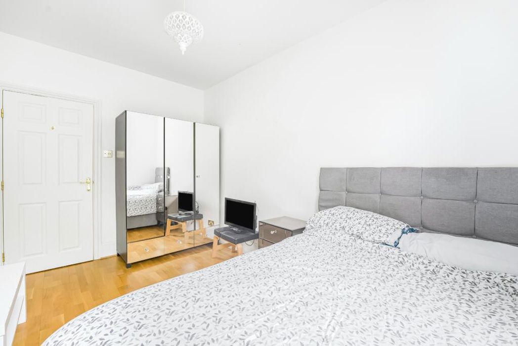Property image 13 of 23