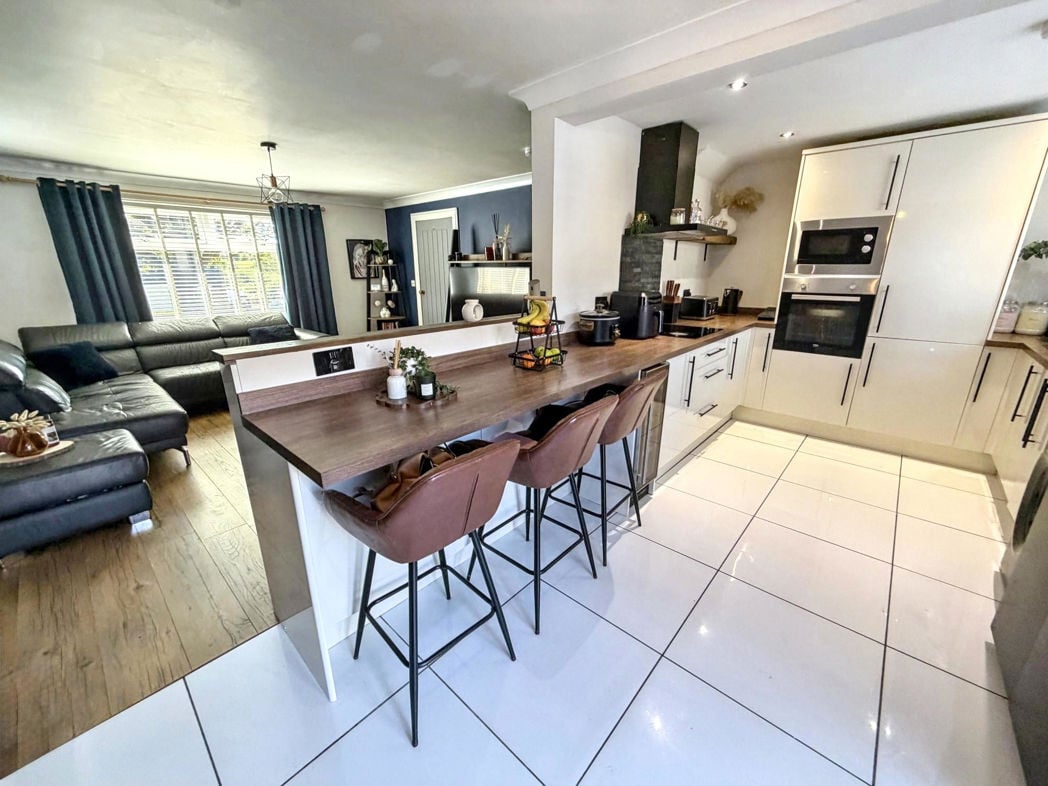 Property image 2 of 20