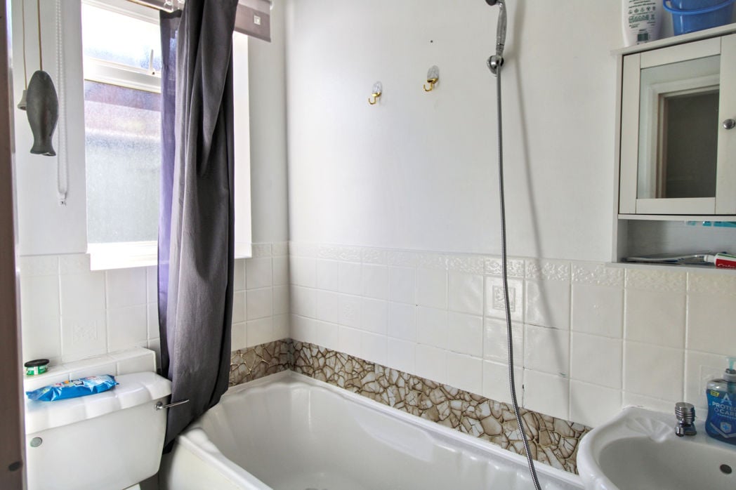 Property image 6 of 7