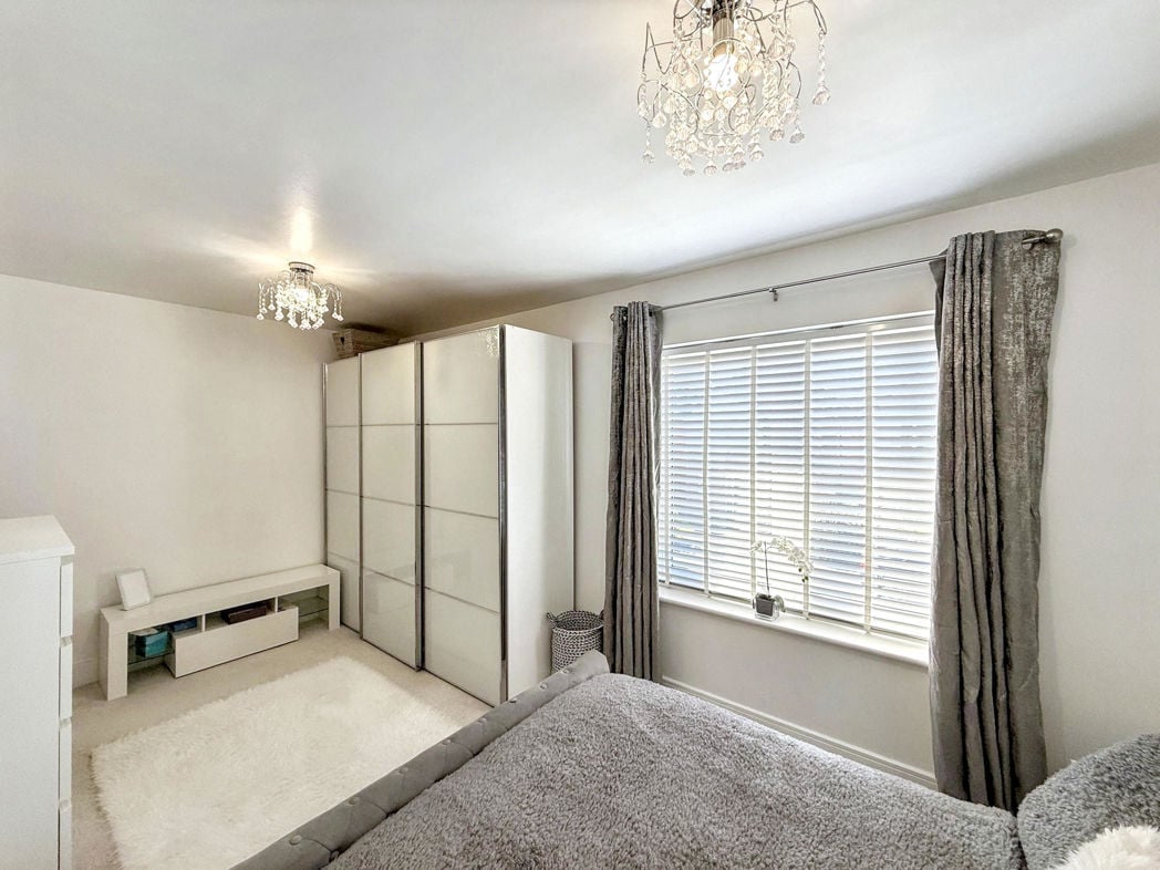 Property image 11 of 15