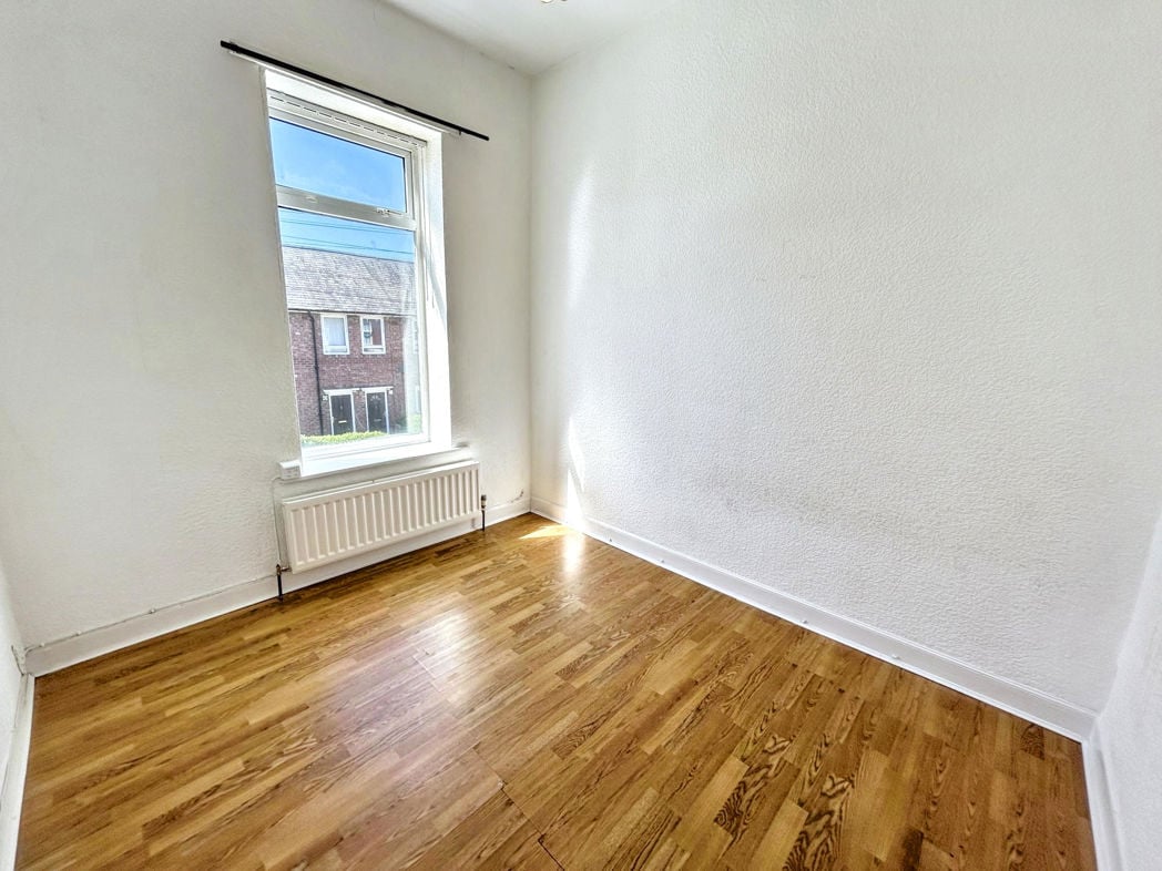 Property image 5 of 8