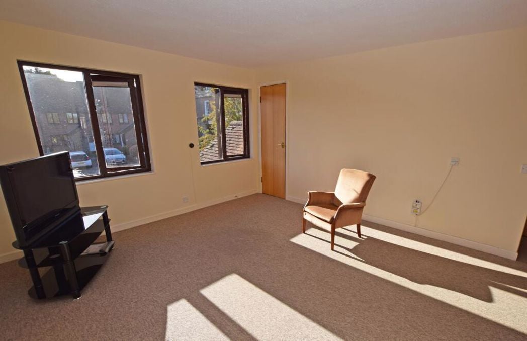 Property image 2 of 7