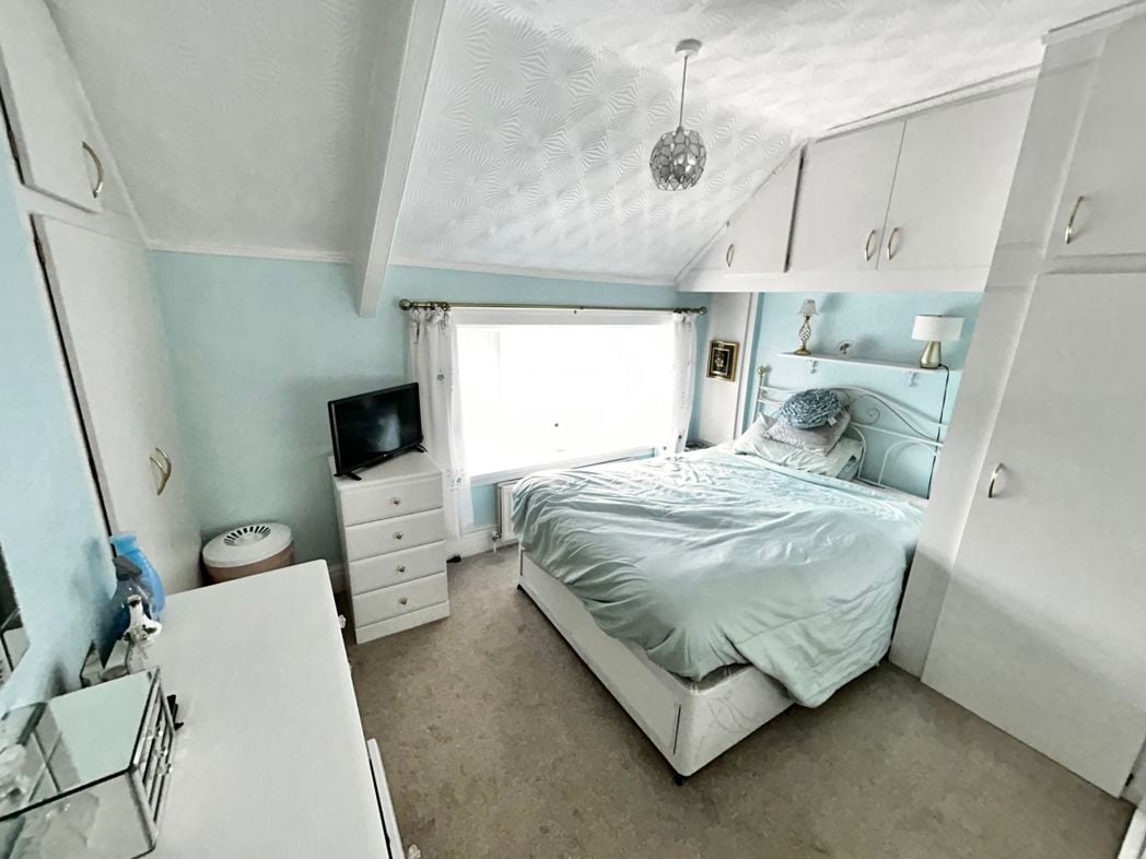 Property image 9 of 16