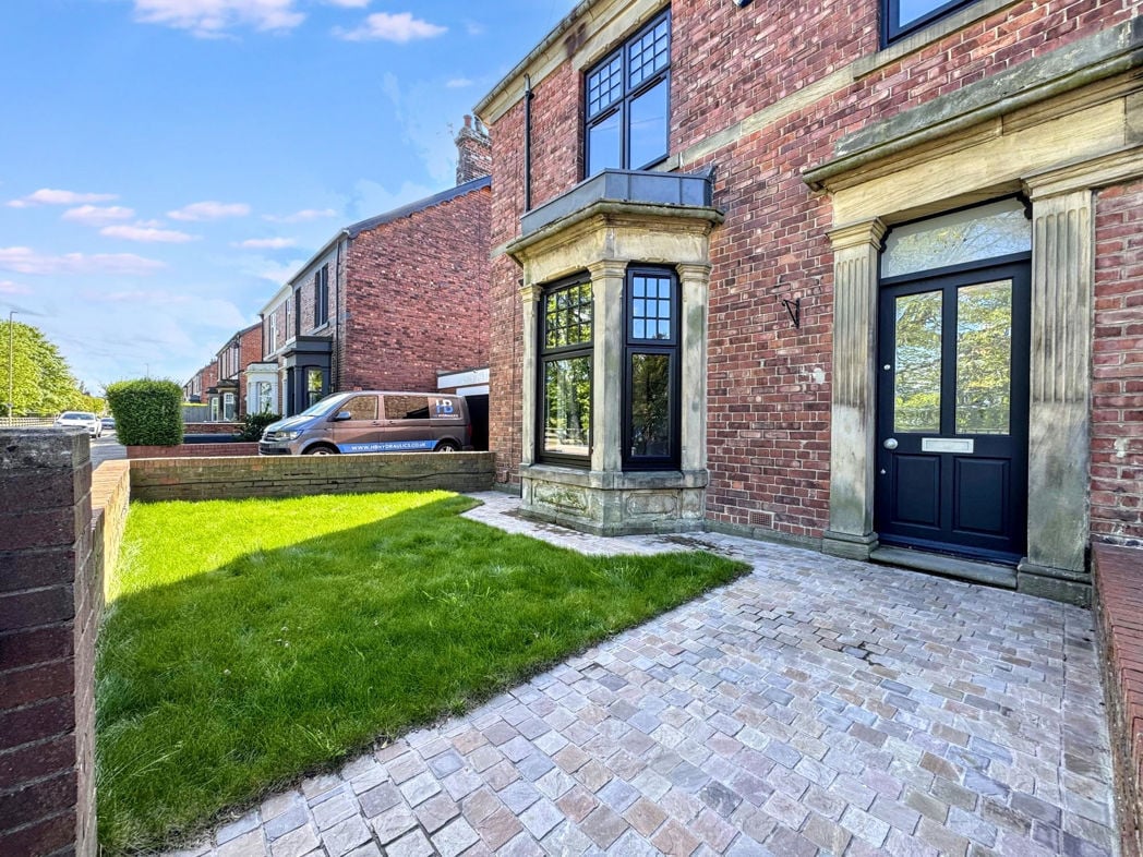 Property image 33 of 39