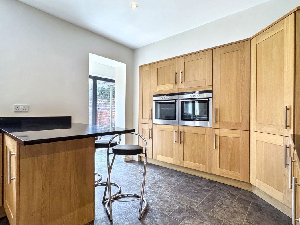 Property image 14 of 39