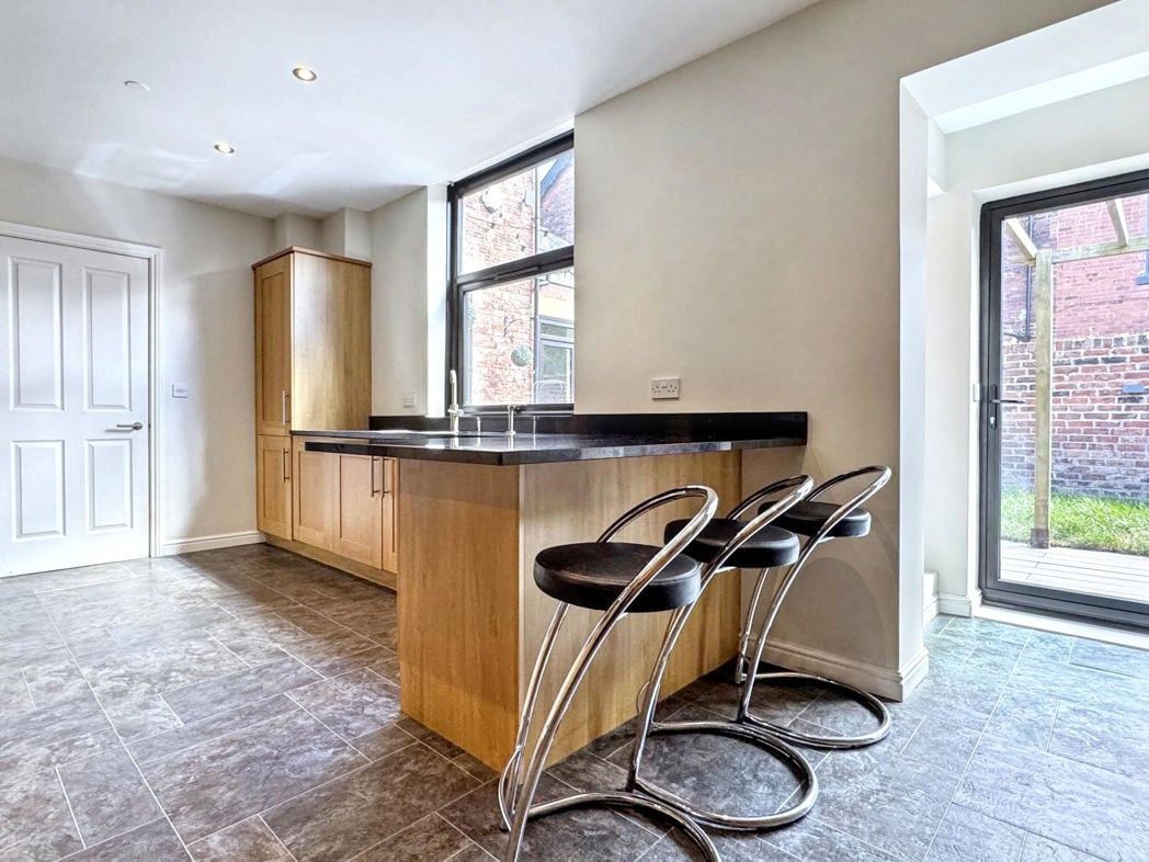 Property image 15 of 39