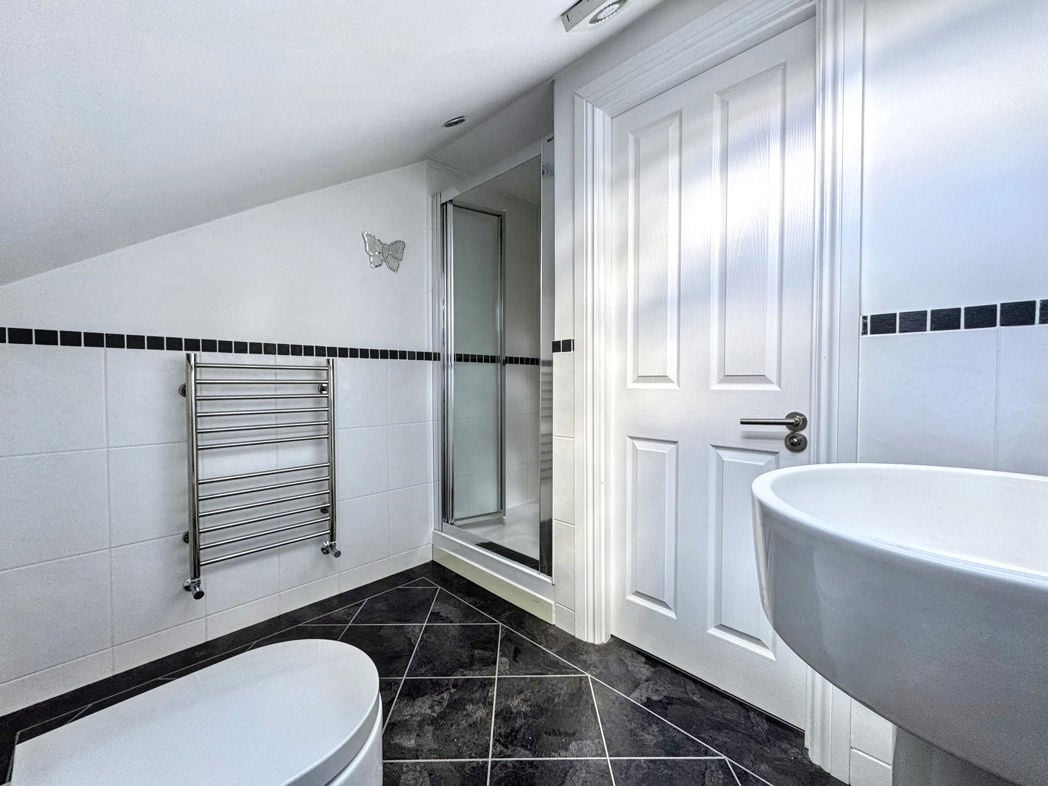 Property image 32 of 39