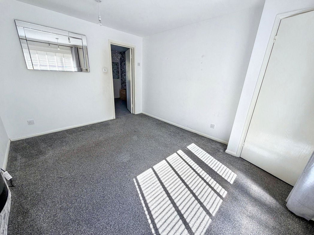 Property image 5 of 11
