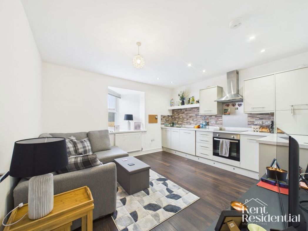 Property image 2 of 9