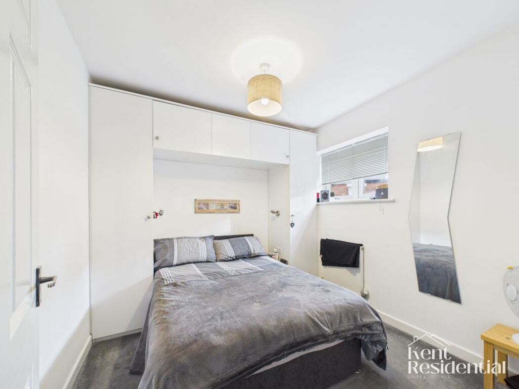 Property image 6 of 9