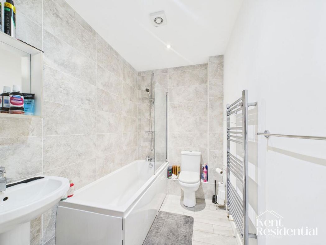 Property image 7 of 9