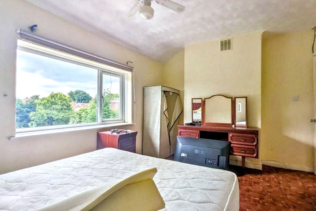 Property image 12 of 19