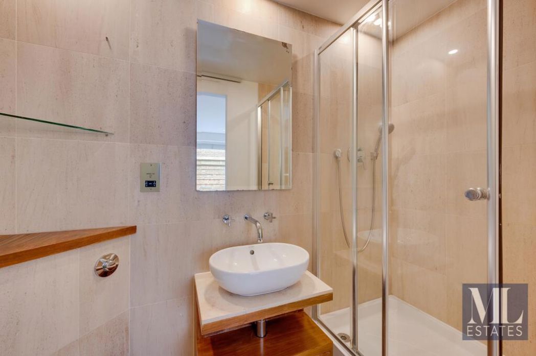 Property image 5 of 8
