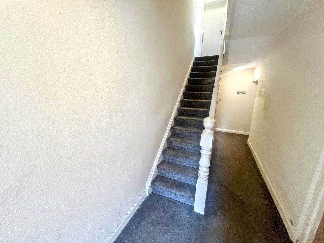 Property image 5 of 11