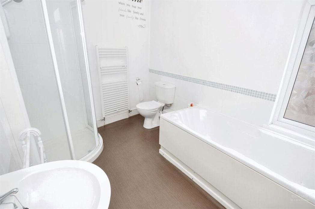 Property image 10 of 20