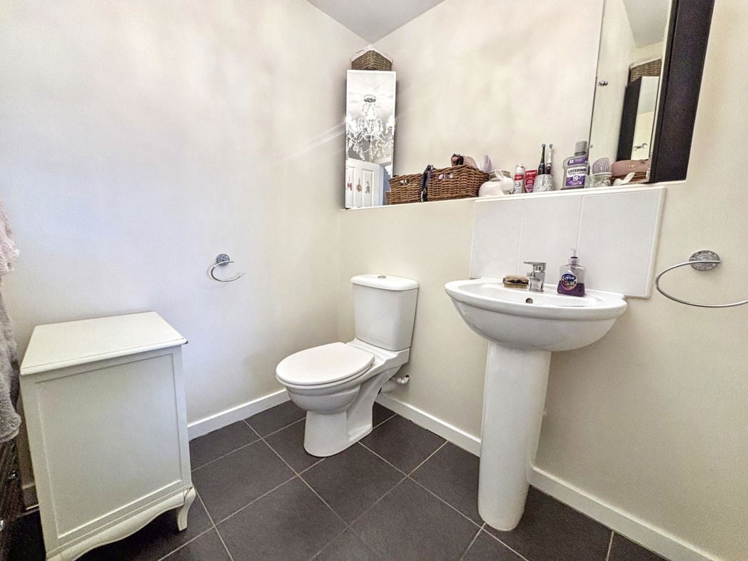 Property image 6 of 12