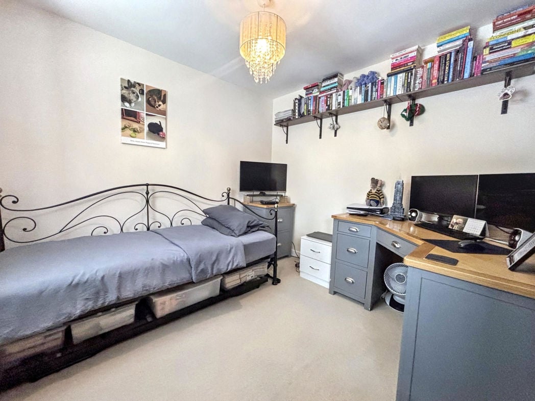 Property image 8 of 12